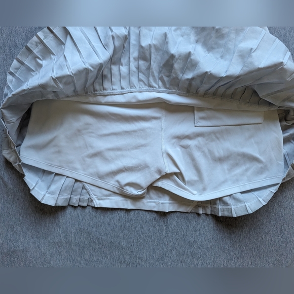 Under Armour Links Knit Mesh Skort in White/Grey - Picture 3 of 8